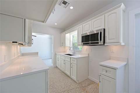 Casa en venta en Longboat Key, Florida, 2 dormitorios, 126.25 m2 № 1688199 - foto 14