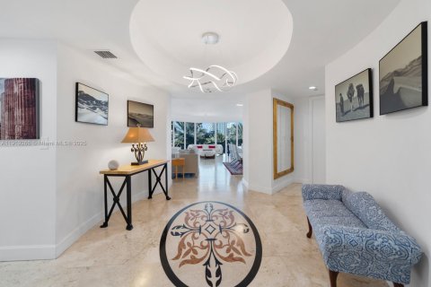 Condo in Sunny Isles Beach, Florida, 3 bedrooms № 2082680 - photo 9
