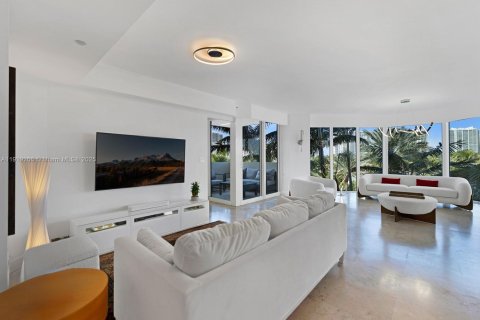 Condo in Sunny Isles Beach, Florida, 3 bedrooms № 2082680 - photo 22
