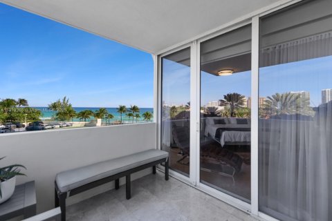 Condo in Sunny Isles Beach, Florida, 3 bedrooms № 2082680 - photo 3