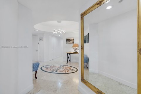 Condo in Sunny Isles Beach, Florida, 3 bedrooms № 2082680 - photo 20