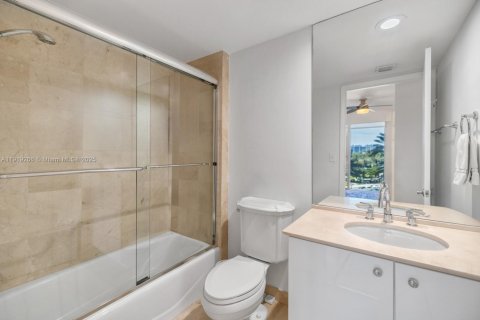 Condo in Sunny Isles Beach, Florida, 3 bedrooms № 2082680 - photo 21
