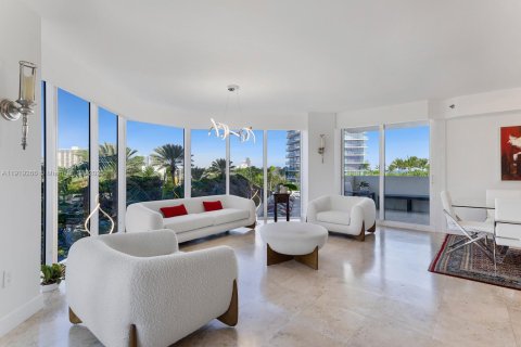 Condo in Sunny Isles Beach, Florida, 3 bedrooms № 2082680 - photo 8