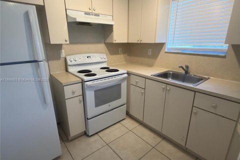 Condo in Homestead, Florida, 3 bedrooms  № 1951225 - photo 16