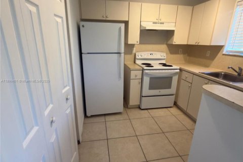 Condo in Homestead, Florida, 3 bedrooms  № 1951225 - photo 17
