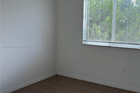 Condo in Homestead, Florida, 3 bedrooms  № 1951225 - photo 12