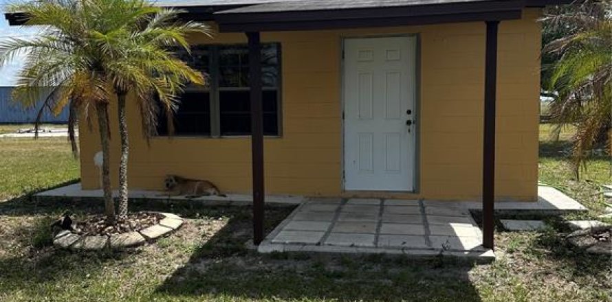 Studio in Moore Haven, Florida № 2218050