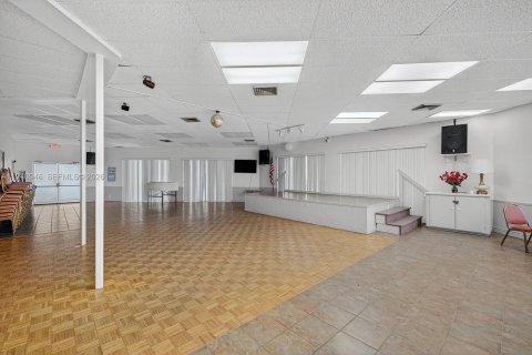 Condo in Lauderdale Lakes, Florida, 1 bedroom  № 2000270 - photo 30