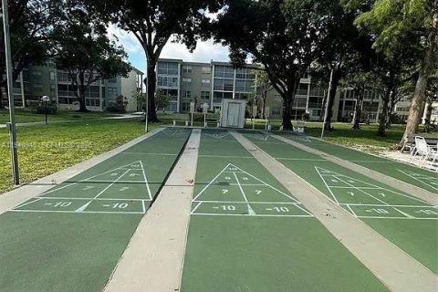 Condo in Lauderdale Lakes, Florida, 1 bedroom  № 2000270 - photo 25