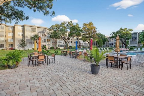 Condo in Lauderdale Lakes, Florida, 1 bedroom  № 2000270 - photo 24