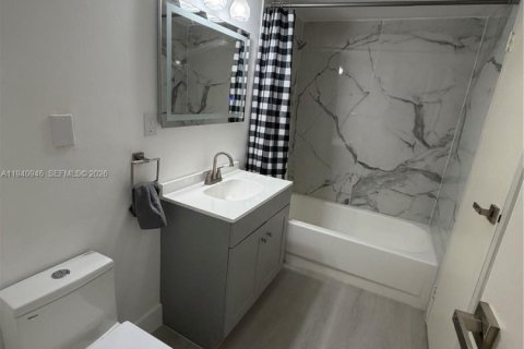 Condo in Lauderdale Lakes, Florida, 1 bedroom  № 2000270 - photo 11