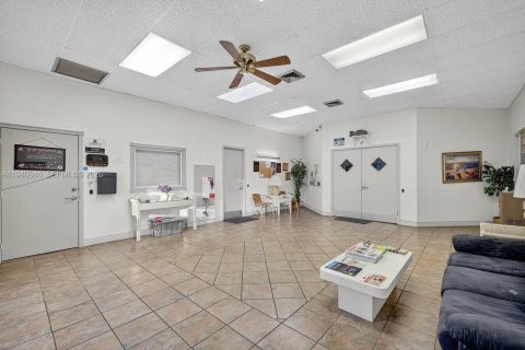 Condo in Lauderdale Lakes, Florida, 1 bedroom  № 2000270 - photo 28
