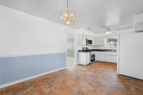 Casa en venta en Winter Haven, Florida, 4 dormitorios, 179.58 m2 № 1745280 - foto 11