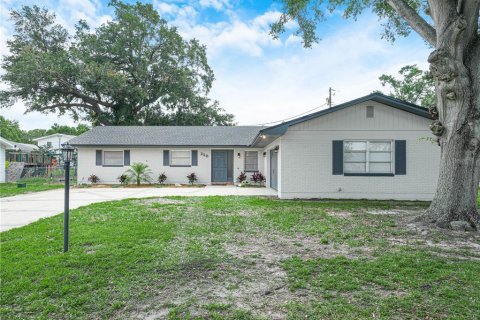 Casa en venta en Winter Haven, Florida, 4 dormitorios, 179.58 m2 № 1745280 - foto 1