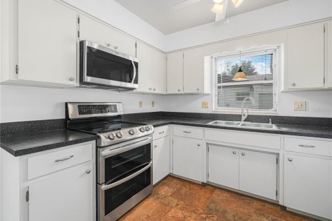 Casa en venta en Winter Haven, Florida, 4 dormitorios, 179.58 m2 № 1745280 - foto 8