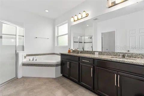 Casa en alquiler en Orlando, Florida, 5 dormitorios, 298.4 m2 № 1447749 - foto 27