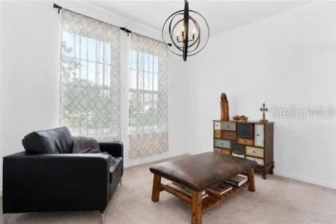 House in Orlando, Florida 5 bedrooms, 298.4 sq.m. № 1447749 - photo 13
