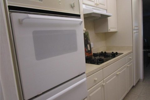 Condo in Saint Petersburg, Florida, 2 bedrooms  № 1757580 - photo 13