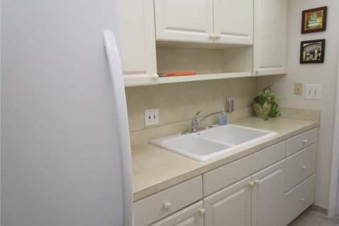 Condo in Saint Petersburg, Florida, 2 bedrooms  № 1757580 - photo 10