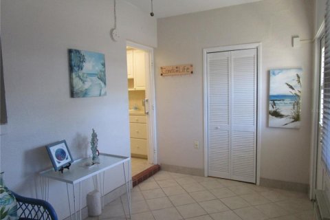 Condo in Saint Petersburg, Florida, 2 bedrooms  № 1757580 - photo 29