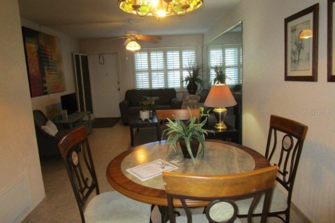 Condo in Saint Petersburg, Florida, 2 bedrooms  № 1757580 - photo 7