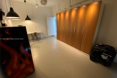 Casa en alquiler en Miami, Florida, 3 dormitorios, 222.97 m2 № 1896119 - foto 6