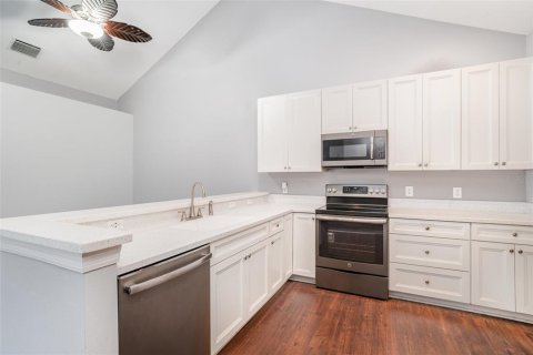 Duplex in Ruskin, Florida 2 bedrooms, 121.14 sq.m. № 1885961 - photo 7