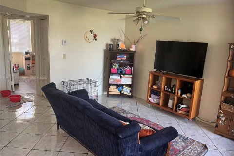 Copropriété à louer à Homestead, Floride: 2 chambres, 90.12 m2 № 1967723 - photo 10