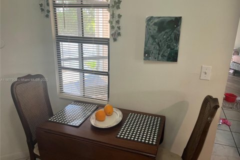 Copropriété à louer à Homestead, Floride: 2 chambres, 90.12 m2 № 1967723 - photo 6