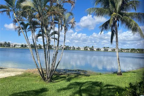 Copropriété à louer à Homestead, Floride: 2 chambres, 90.12 m2 № 1967723 - photo 2