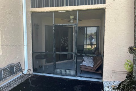 Copropriété à louer à Homestead, Floride: 2 chambres, 90.12 m2 № 1967723 - photo 4