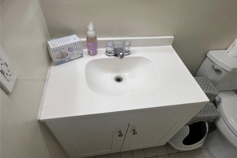 Copropriété à louer à Homestead, Floride: 2 chambres, 90.12 m2 № 1967723 - photo 16