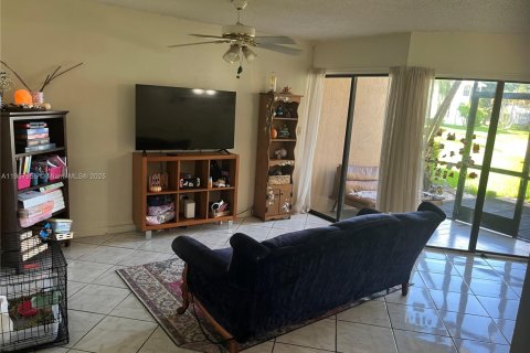 Copropriété à louer à Homestead, Floride: 2 chambres, 90.12 m2 № 1967723 - photo 9