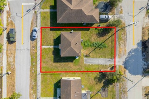 Купить виллу или дом в Майами-Гарденс, Флорида 2 спальни, 66.89м2, № 1973848 - фото 11