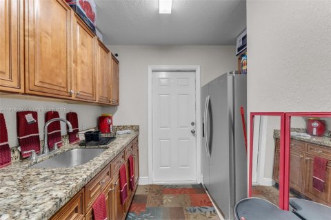 Купить виллу или дом в Майами-Гарденс, Флорида 2 спальни, 66.89м2, № 1973848 - фото 8