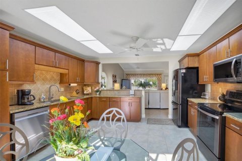 House in Lake Wales, Florida 3 bedrooms, 208.94 sq.m. № 2093837 - photo 21