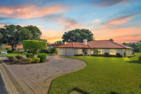House in Lake Wales, Florida 3 bedrooms, 208.94 sq.m. № 2093837 - photo 3