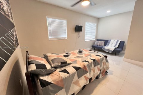 Propiedad comercial en venta en Hollywood, Florida, 353.68 m2 № 1935056 - foto 9