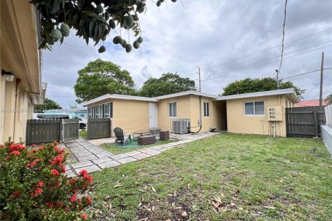 Propiedad comercial en venta en Hollywood, Florida, 353.68 m2 № 1935056 - foto 16