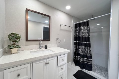 Propiedad comercial en venta en Hollywood, Florida, 353.68 m2 № 1935056 - foto 14