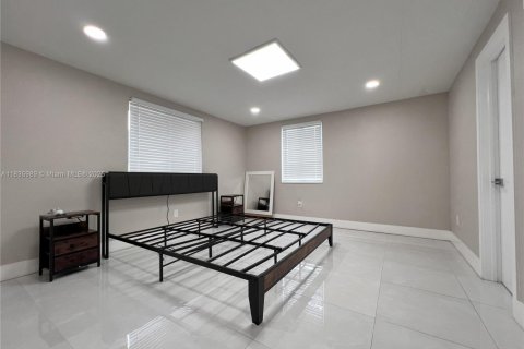 Propiedad comercial en venta en Hollywood, Florida, 353.68 m2 № 1935056 - foto 15