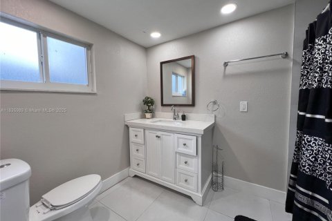 Propiedad comercial en venta en Hollywood, Florida, 353.68 m2 № 1935056 - foto 13