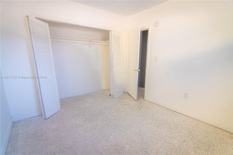 Снять в аренду квартиру в Майами, Флорида 2 спальни, 74.32м2, № 1772354 - фото 8