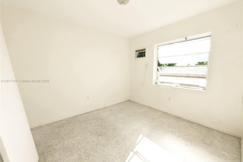 Снять в аренду квартиру в Майами, Флорида 2 спальни, 74.32м2, № 1772354 - фото 7