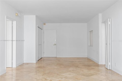 Condominio en venta en Miami Beach, Florida, 2 dormitorios, 95.69 m2 № 1951930 - foto 11