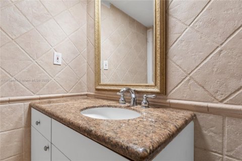 Condominio en venta en Miami Beach, Florida, 2 dormitorios, 95.69 m2 № 1951930 - foto 25