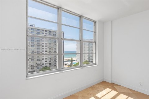 Condominio en venta en Miami Beach, Florida, 2 dormitorios, 95.69 m2 № 1951930 - foto 19