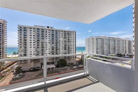 Condominio en venta en Miami Beach, Florida, 2 dormitorios, 95.69 m2 № 1951930 - foto 4
