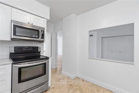 Condominio en venta en Miami Beach, Florida, 2 dormitorios, 95.69 m2 № 1951930 - foto 16