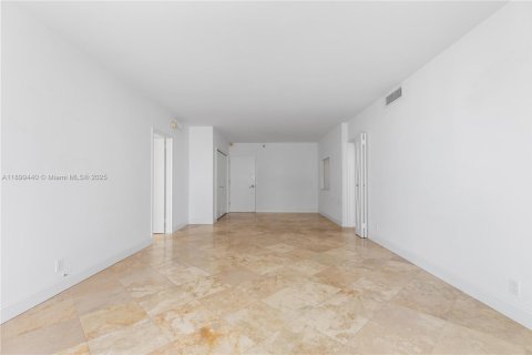 Condominio en venta en Miami Beach, Florida, 2 dormitorios, 95.69 m2 № 1951930 - foto 10